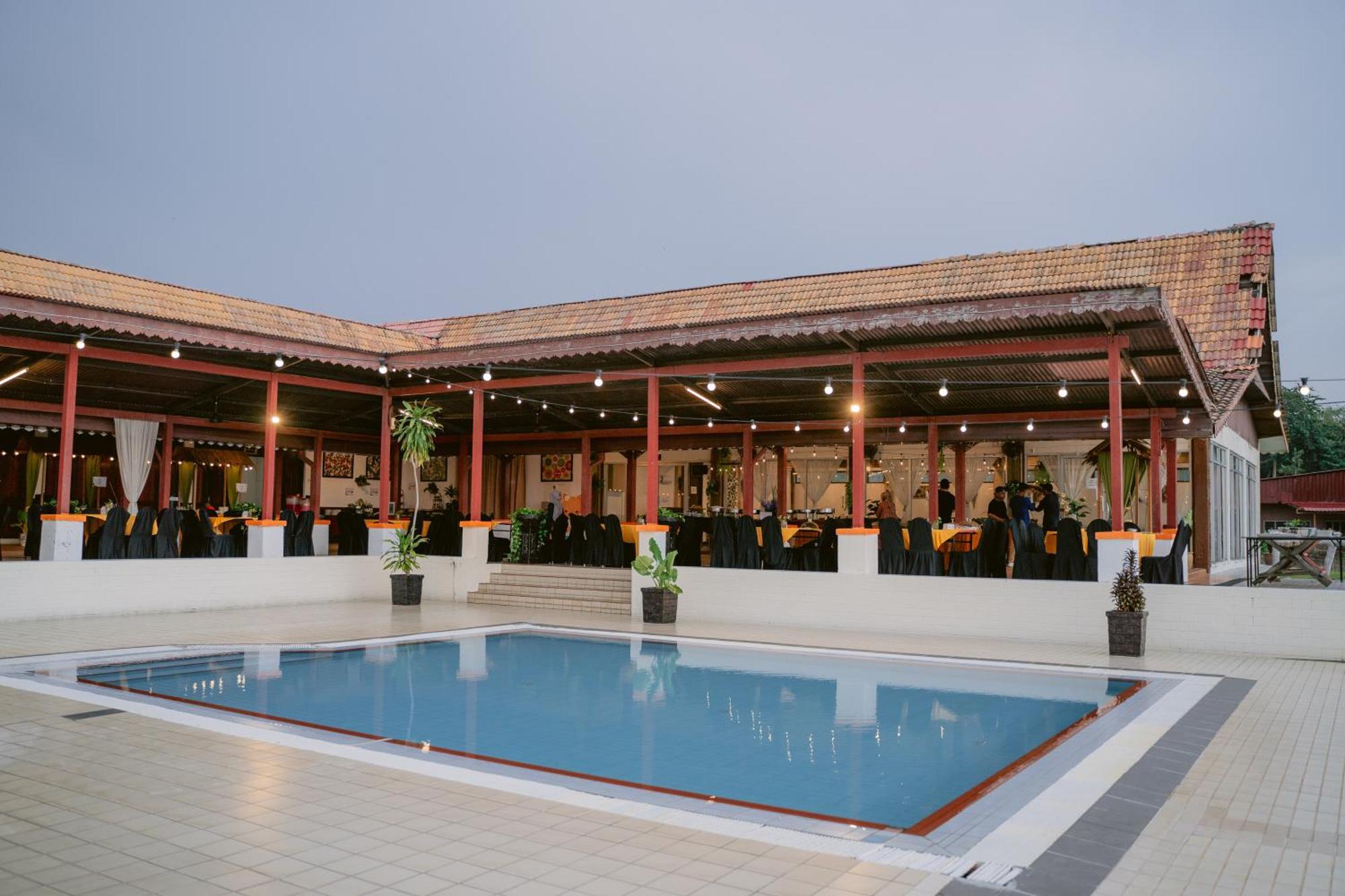 Lovita Tanjung Bidara 4*