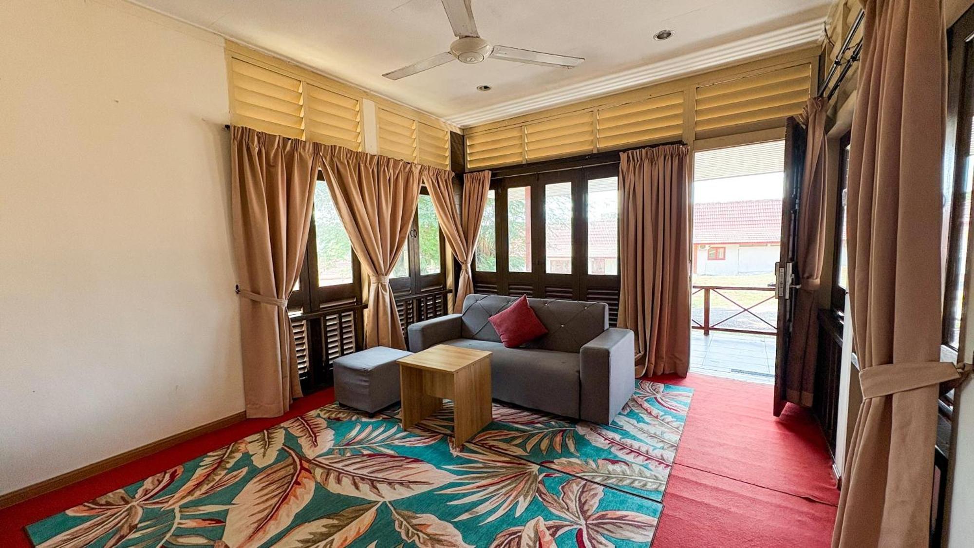Tempat peranginan Lovita Tanjung Bidara 4*