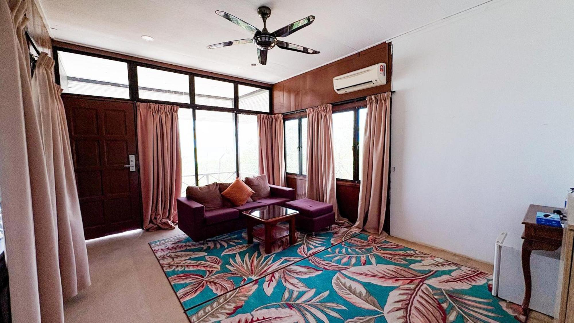 Lovita Tanjung Bidara Tempat peranginan Malacca